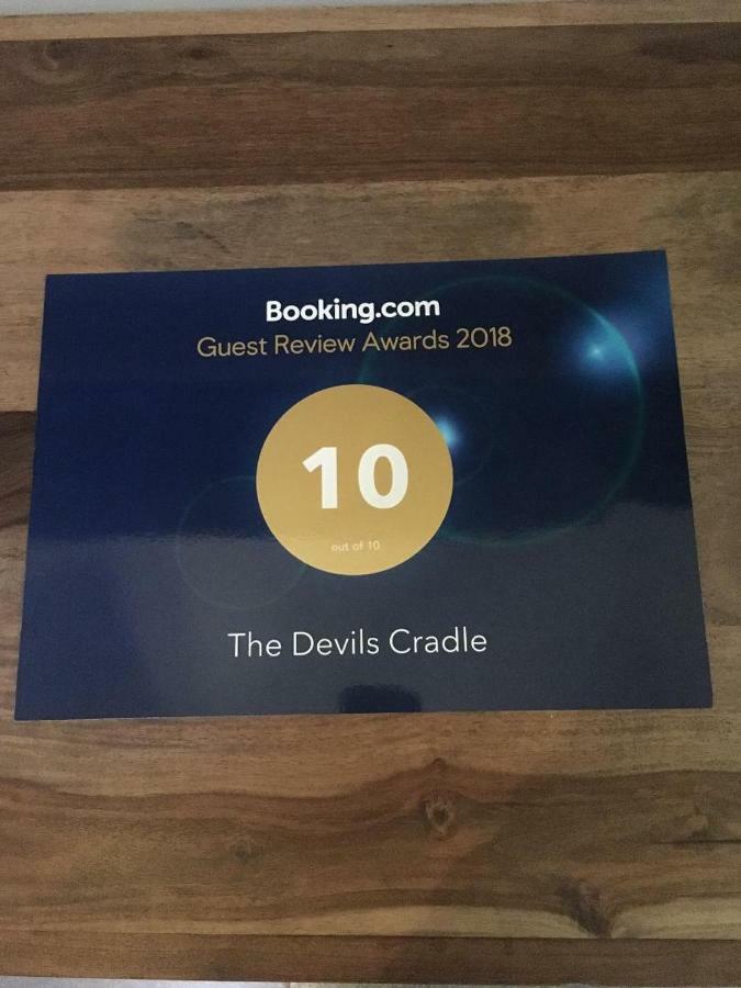 Hotel The Devils Cradle Farnham  Esterno foto